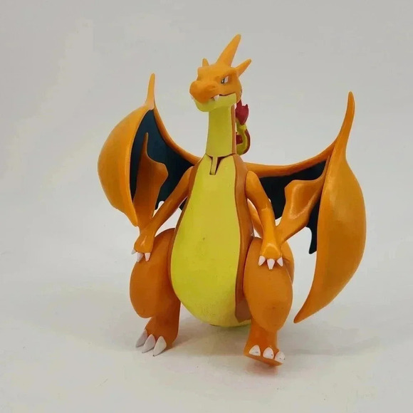 POKEMON  CHARIZARD COLLECTION - Picture 1 of 3